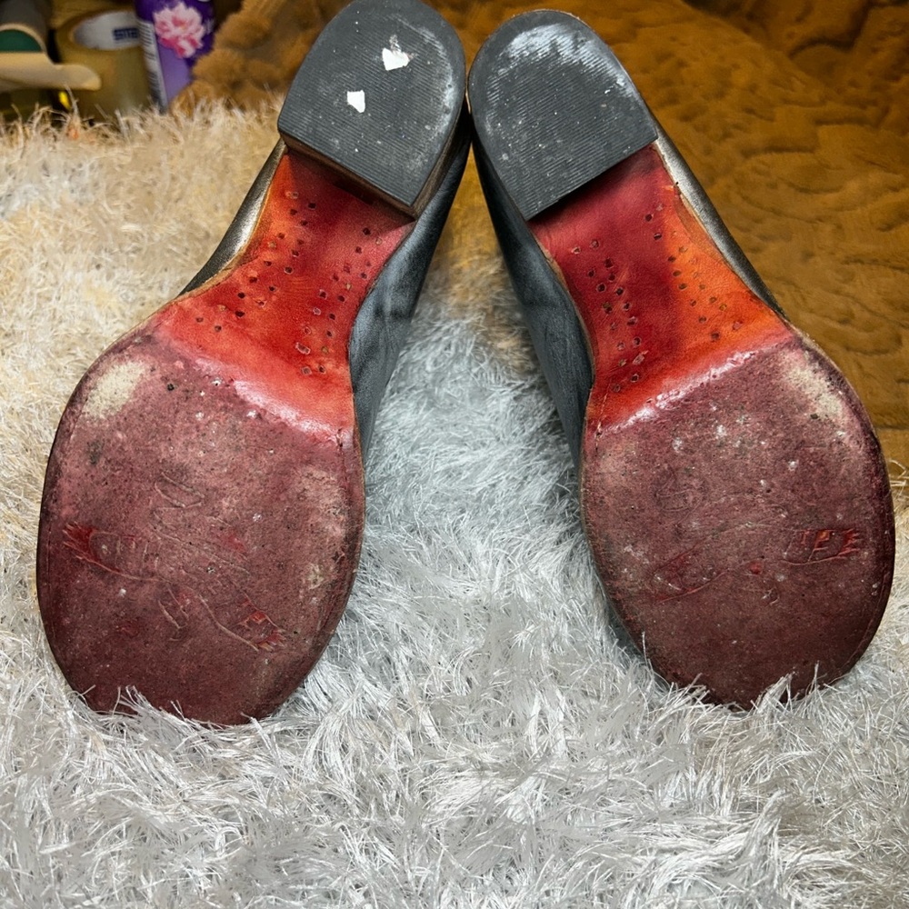 Freebird Stylish Gray Leather Ankle Boots - Picture 7 of 10